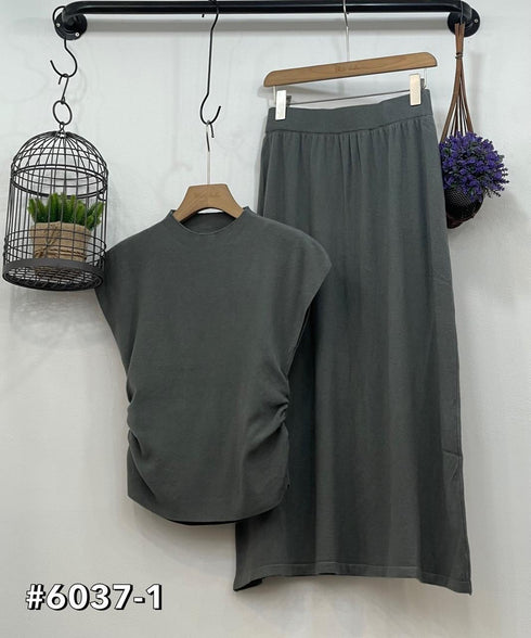 Knitted Round Neck Sleeveless Tops With Skirts